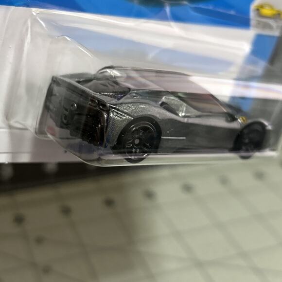 2025 Hot Wheels Ferrari SF90 Stradale - Gray - Picture 4 of 6